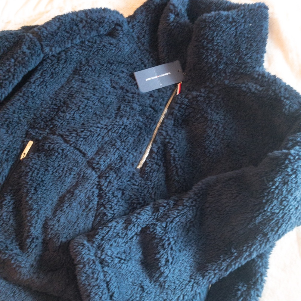 Tommy Hilfiger Sherpa 1/4 Pullover NWT - Picture 2 of 6
